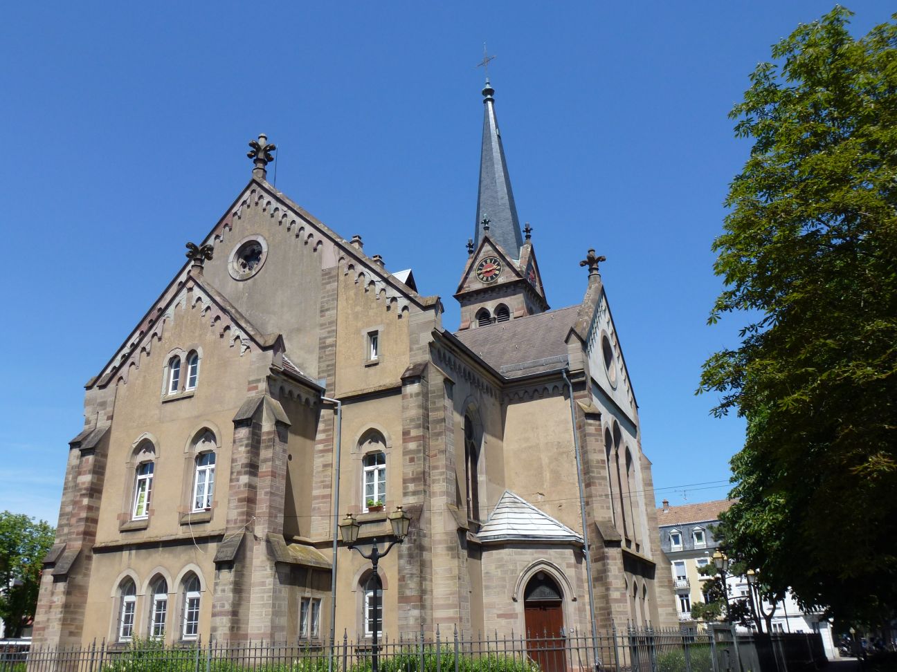 E.T. the Extra-Terrestrial visual data 8