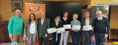 RCF Alsace remet des postes DAB+ aux personnes agées